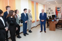 Школьники посетили Городскую Думу Школьники посетили Городскую Думу