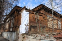 Депутаты Городской Думы приняли участие в субботнике у дома Ципулина Депутаты Городской Думы приняли участие в субботнике у дома Ципулина