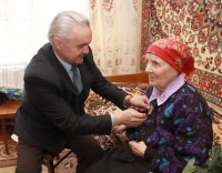Депутат вручил ветерану юбилейную медаль «75 лет Победы в Великой Отечественной войне 1941-1945 гг.» Депутат вручил ветерану юбилейную медаль «75 лет Победы в Великой Отечественной войне 1941-1945 гг.»