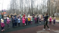 Жители микрорайона Кубяка вышли на зарядку Жители микрорайона Кубяка вышли на зарядку