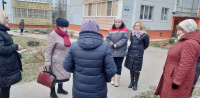 Из сквера «Содружество» уберут шины Из сквера «Содружество» уберут шины