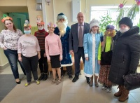 Депутат поздравил воспитанников реабилитационного центра Депутат поздравил воспитанников реабилитационного центра