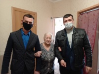 Депутаты поздравили героев Великой Отечественной войны Депутаты поздравили героев Великой Отечественной войны