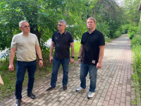 На улице Платова отремонтируют тротуар На улице Платова отремонтируют тротуар