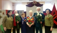 В микрорайоне Калуга-2 ветеранов с Днем Победы поздравили праздничным концертом В микрорайоне Калуга-2 ветеранов с Днем Победы поздравили праздничным концертом