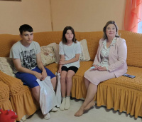Светлана Мартынова помогла многодетной семье Светлана Мартынова помогла многодетной семье