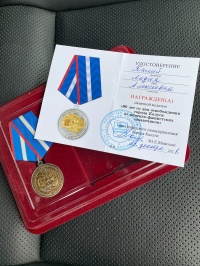 Максим Платов вручил ветеранам юбилейные медали Максим Платов вручил ветеранам юбилейные медали