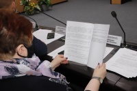 Депутаты обсудили ход работ по обустройству детских площадок Депутаты обсудили ход работ по обустройству детских площадок