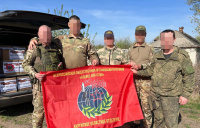 Своих не бросаем! Своих не бросаем!