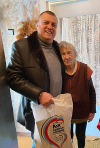 Максим Платов поздравил жительницу блокадного Ленинграда Максим Платов поздравил жительницу блокадного Ленинграда