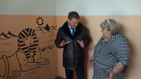 Подъезд превратился в картинную галерею Подъезд превратился в картинную галерею
