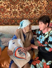 Эльвира Капитонова поздравила ветерана Эльвира Капитонова поздравила ветерана